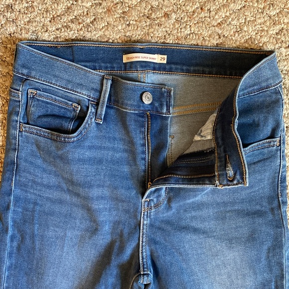 720 Levi’s High Rise Super Skinny Jeans - Picture 5 of 5
